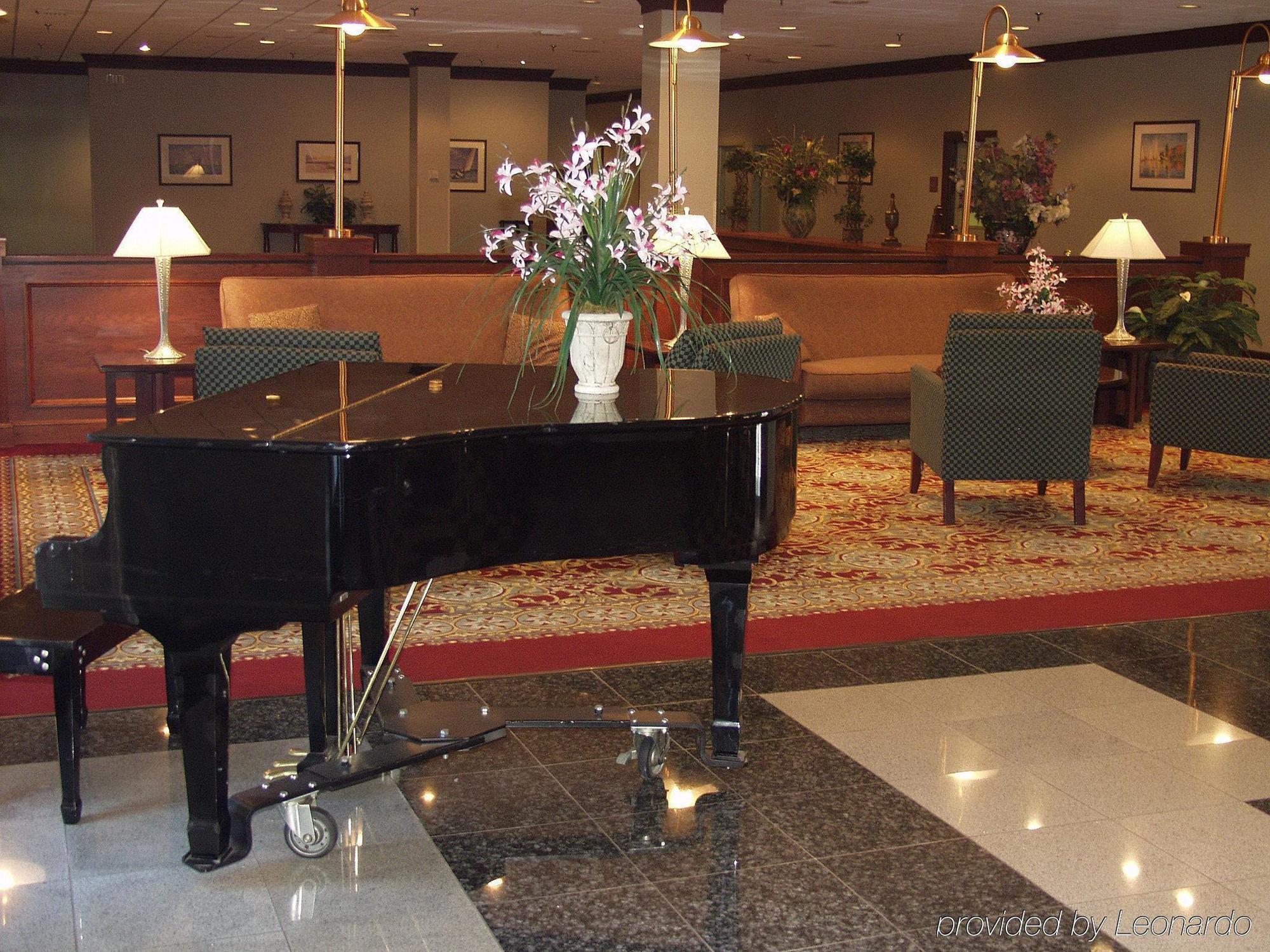 Holiday Inn New London By Ihg Интерьер фото